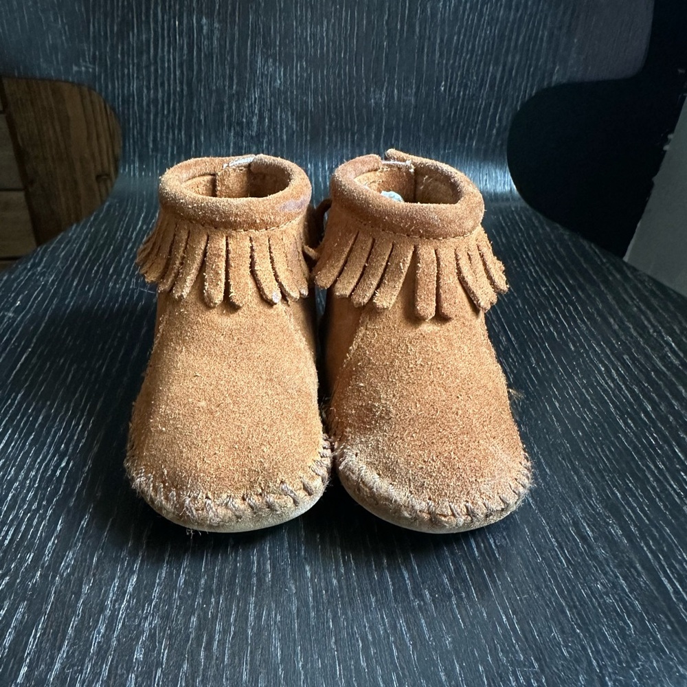 Minnetonka Kids Moccasins - Brown Fringe